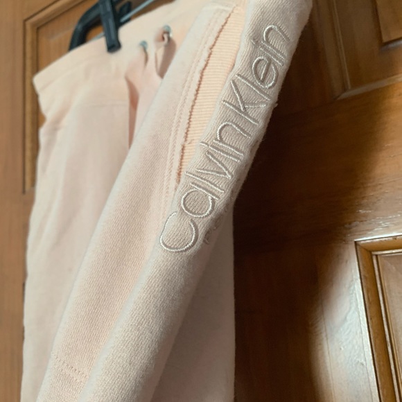 Calvin Klein Sweatpants - Picture 4 of 7